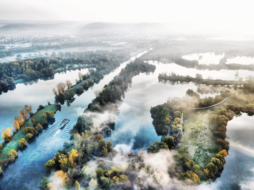 Drohnenfoto vom Main bei Knetzgau